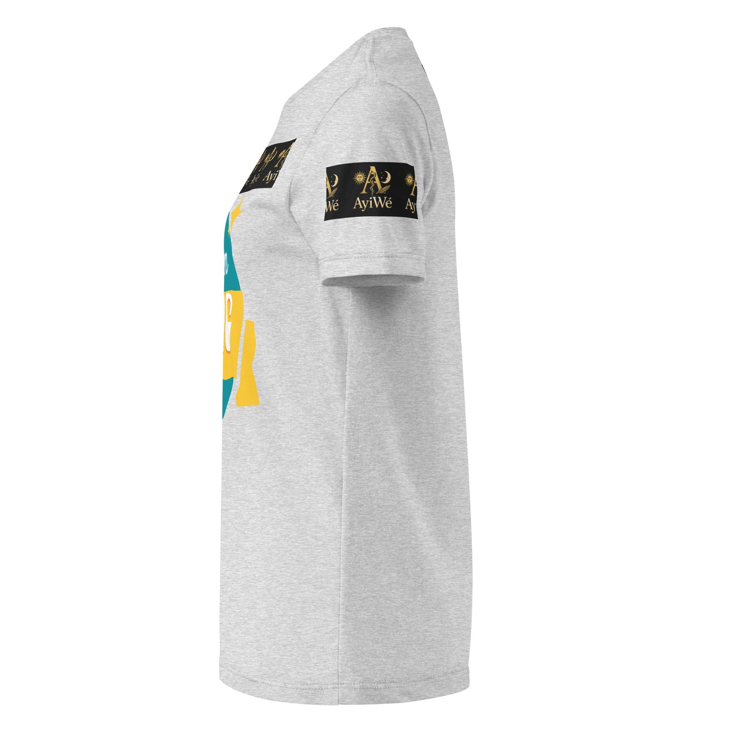 O2 - Las girls - Latinas, AyiWé Women’s basic softstyle t-shirt - AyiWé Fashion & Style